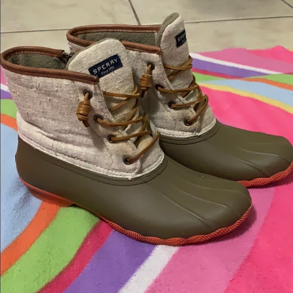 Sperry Top-Sider duck boots!